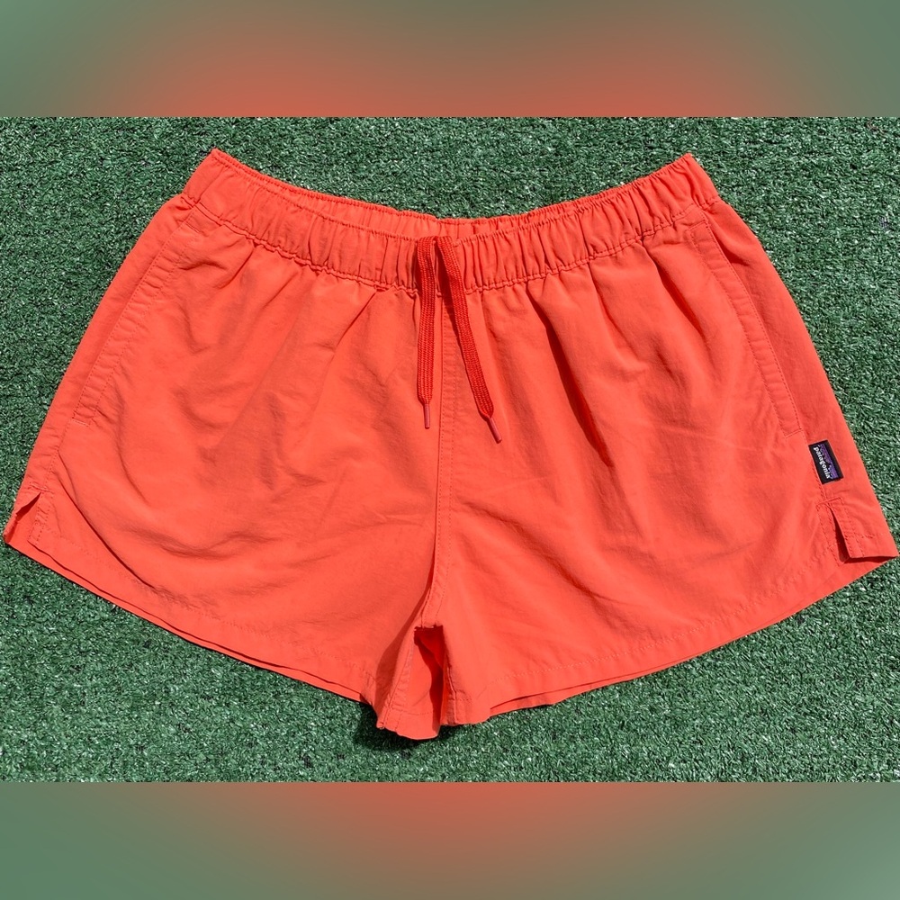 Patagonia Barely Baggies Bright Coral Shorts W/ Pockets Women’s Size Medium